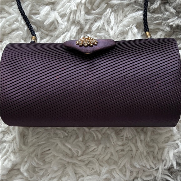 Elegant Purple Clutch Bag - Picture 2 of 7
